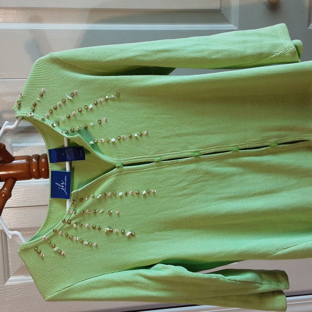Jh collectibles light green blouse size m.